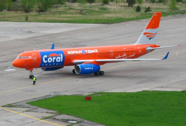 Самолет авиакомпании Coral