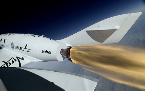 Космолет SpaceShipTwo впервые полетал на собственных двигателях